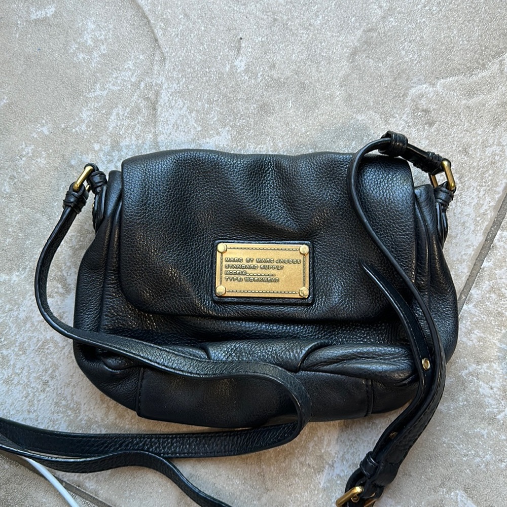 Marc jacobs cross body. Black with gold hardware
